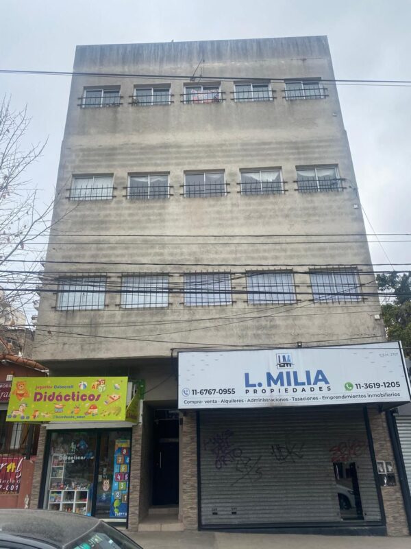Edificio sobre Sarmiento 1270 en San Miguel