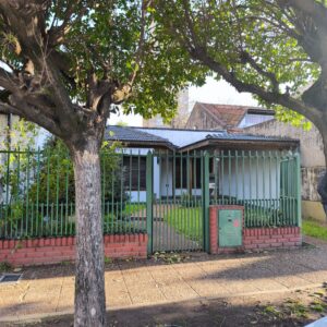 Venta de casa en Maestro A. D'Elía 2143