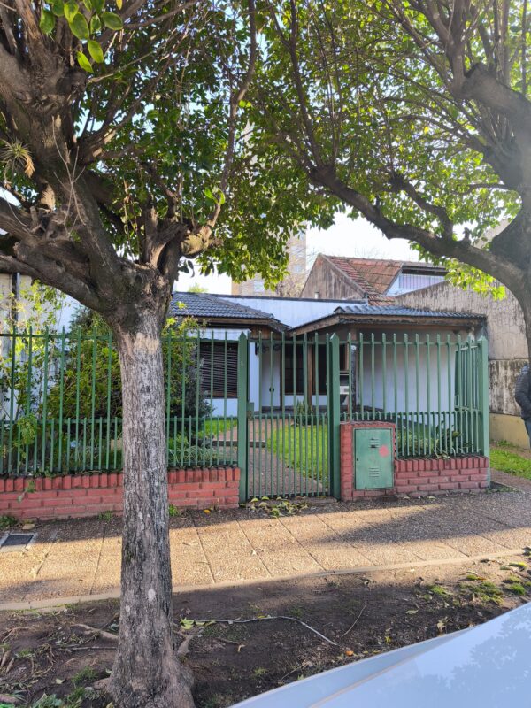 Venta de casa en Maestro A. D'Elía 2143